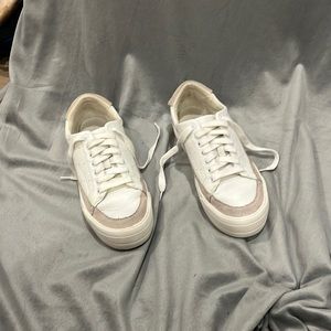 Gianni Bini platform leather shoes